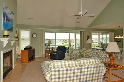 411 Marina Bay Dr #312, Penhook, VA 24137 photo 6