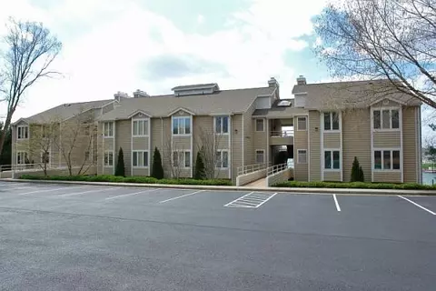 411 Marina Bay Dr #312, Penhook, VA 24137 photo 3