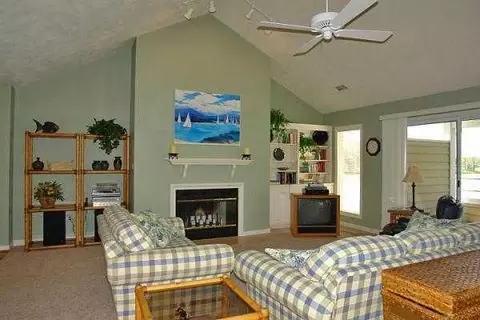 411 Marina Bay Dr #312, Penhook, VA 24137 photo 7