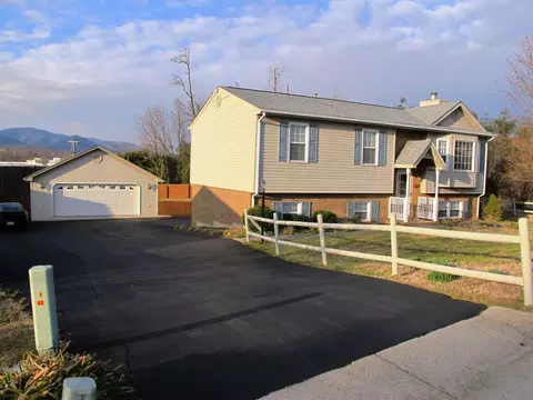 1811 Epps Dr, Salem, VA 24153 photo 1