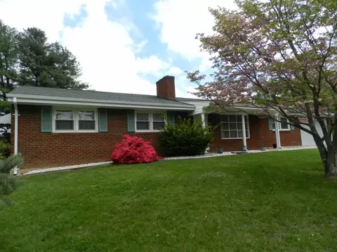 752 Devonshire Dr, Vinton, VA 24179 photo 3