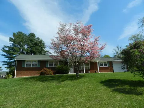 752 Devonshire Dr, Vinton, VA 24179 photo 2