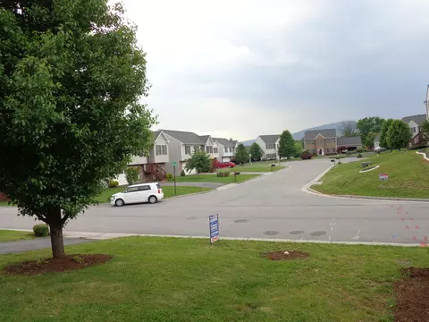 2345 Oakleaf Dr NW, Roanoke, VA 24017 photo 33