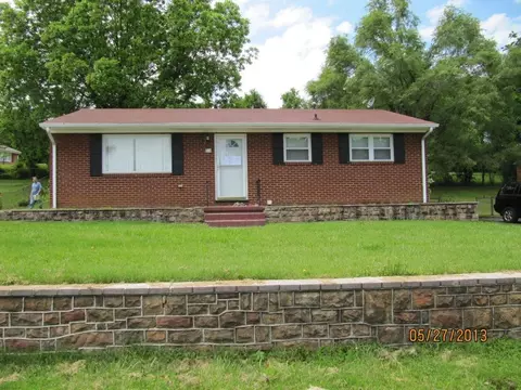 213 Nancy Dr NW, Roanoke, VA 24017 photo 1