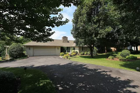 117 Windward Dr, Moneta, VA 24121 photo 2