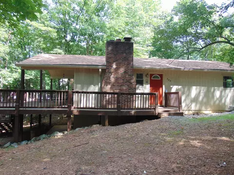 303 Tulip Tree Ln, Moneta, VA 24121 photo 3
