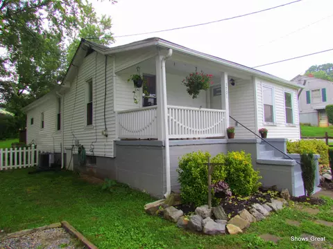 3701 Bear Rd SE, Roanoke, VA 24014 photo 1