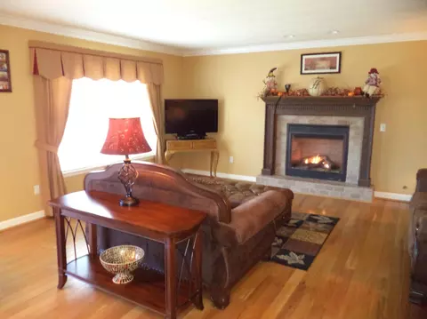 111 Macgregor Dr, Blue Ridge, VA 24064 photo 3