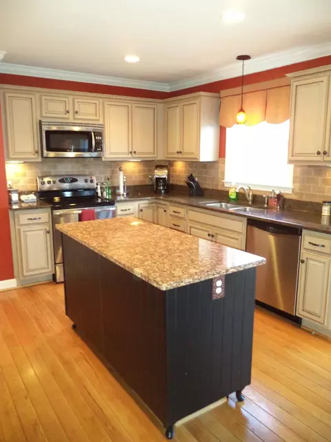 111 Macgregor Dr, Blue Ridge, VA 24064 photo 10