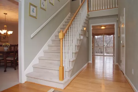 5545 Highfields Rd, Roanoke, VA 24018 photo 2