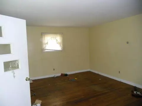 911 E Dolly Ann Dr, Covington, VA 24426 photo 4