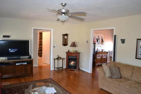 122 Clinton Dr, Evington, VA 24550 photo 16