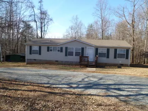 118 Wellspring Rd, Moneta, VA 24121 photo 1