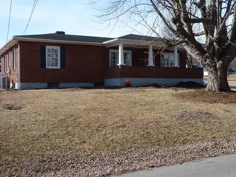 3554 Mcdaniel Dr, Salem, VA 24153 photo 1