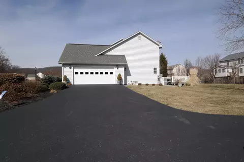 230 Eagle Rdg, Roanoke, VA 24012 photo 2