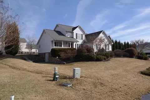 230 Eagle Rdg, Roanoke, VA 24012 photo 1