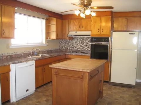 318 E Gray St, Covington, VA 24426 photo 6