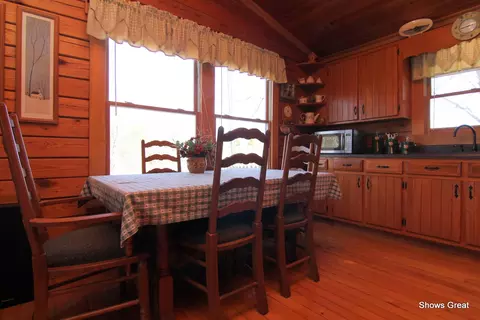 1877 Trails End Rd, Goodview, VA 24095 photo 10