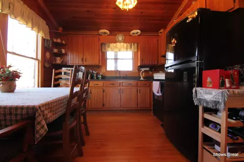 1877 Trails End Rd, Goodview, VA 24095 photo 8