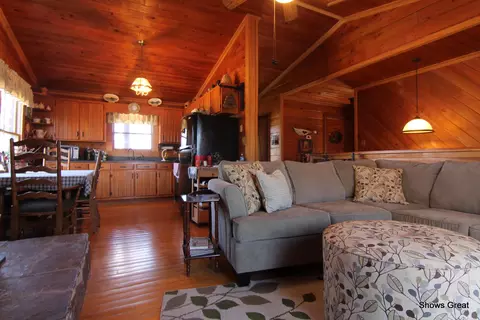 1877 Trails End Rd, Goodview, VA 24095 photo 5