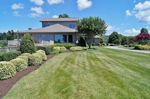 210 Three Point Isle Dr, Penhook, VA 24137 photo 6