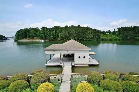 210 Three Point Isle Dr, Penhook, VA 24137 photo 39