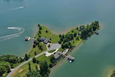 210 Three Point Isle Dr, Penhook, VA 24137 photo 66