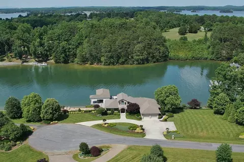 210 Three Point Isle Dr, Penhook, VA 24137 photo 63