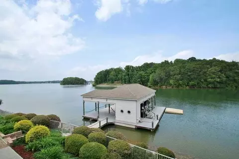 210 Three Point Isle Dr, Penhook, VA 24137 photo 38