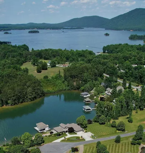 210 Three Point Isle Dr, Penhook, VA 24137 photo 64