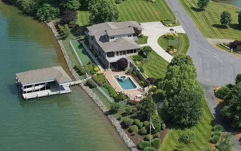 210 Three Point Isle Dr, Penhook, VA 24137 photo 61