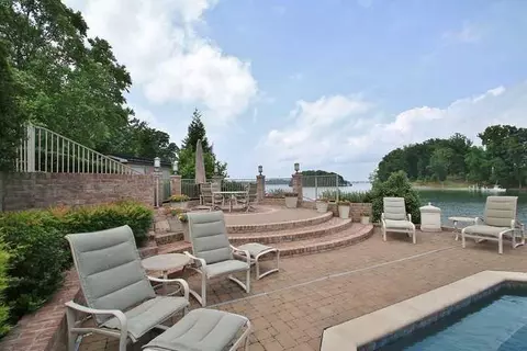 210 Three Point Isle Dr, Penhook, VA 24137 photo 45