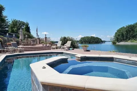 210 Three Point Isle Dr, Penhook, VA 24137 photo 44
