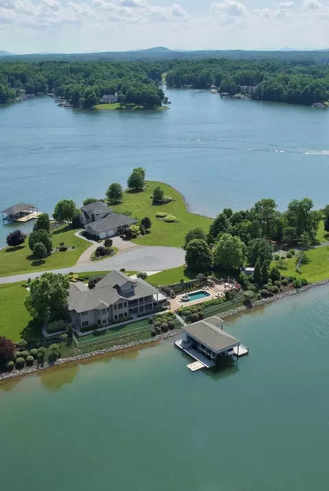 210 Three Point Isle Dr, Penhook, VA 24137 photo 73