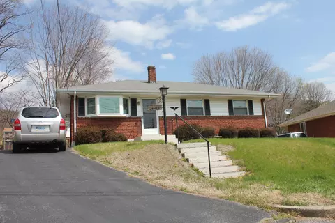 1014 Markham Cir SE, Roanoke, VA 24014 photo 1