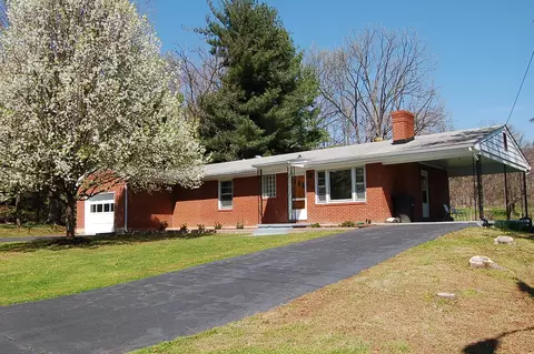 3508 Gene St, Salem, VA 24153 photo 1