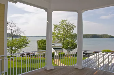 450 Island View Dr, Penhook, VA 24137 photo 9