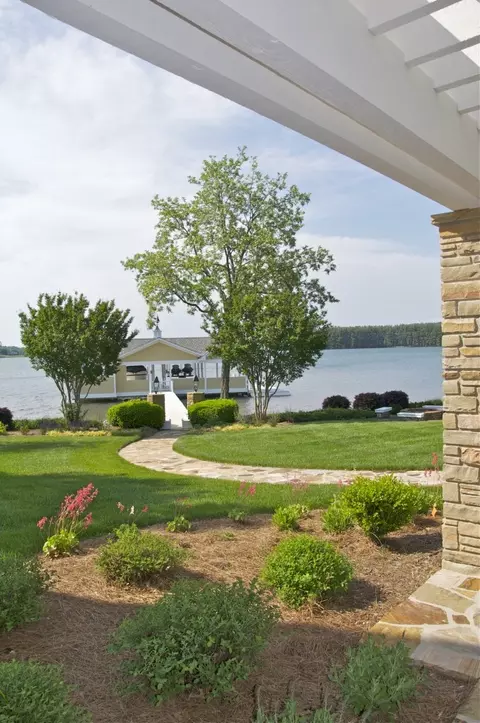 450 Island View Dr, Penhook, VA 24137 photo 22