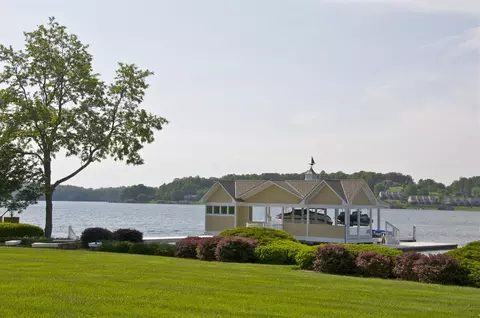 450 Island View Dr, Penhook, VA 24137 photo 14