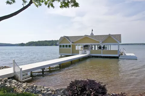 450 Island View Dr, Penhook, VA 24137 photo 16
