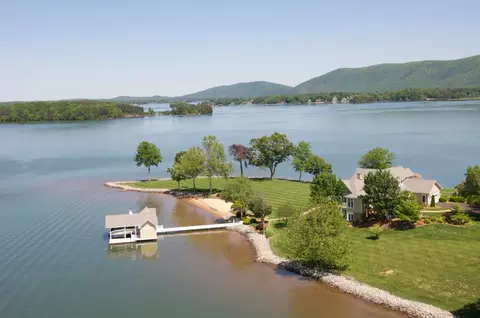 450 Island View Dr, Penhook, VA 24137 photo 1