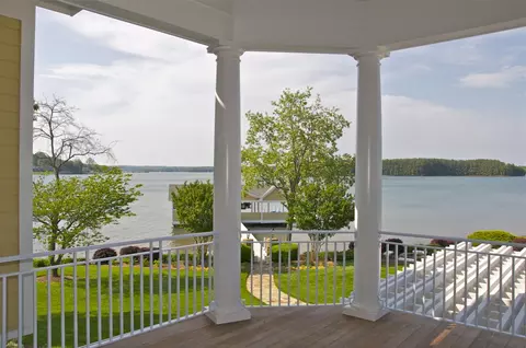 450 Island View Dr, Penhook, VA 24137 photo 10