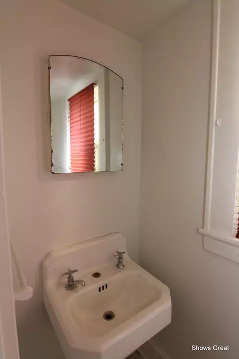 300 E 2nd St, Salem, VA 24153 photo 13