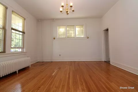 300 E 2nd St, Salem, VA 24153 photo 5