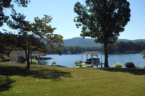 393 Lake Point Dr, Penhook, VA 24137 photo 15
