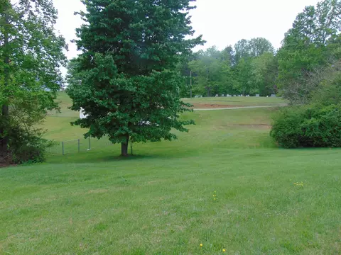 946 Pine Valley Dr, Bassett, VA 24055 photo 7