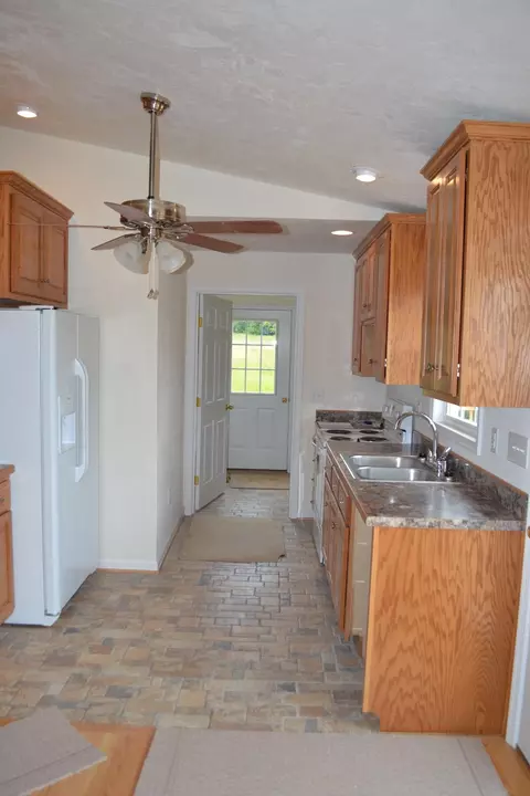 4808 Chestnut Fork Rd, Bedford, VA 24523 photo 2