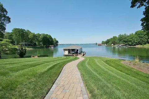 235 Base Ct, Penhook, VA 24137 photo 21