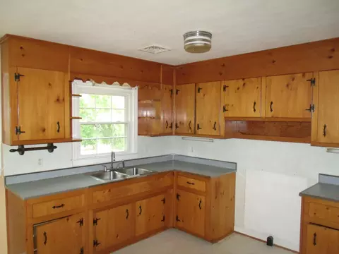 237 Picker Cir, Hurt, VA 24563 photo 3