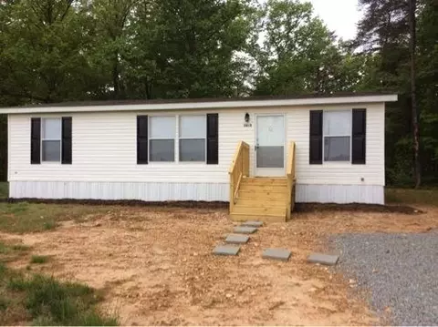 3653 Yorkshire Dr, Sandy Level, VA 24161 photo 1